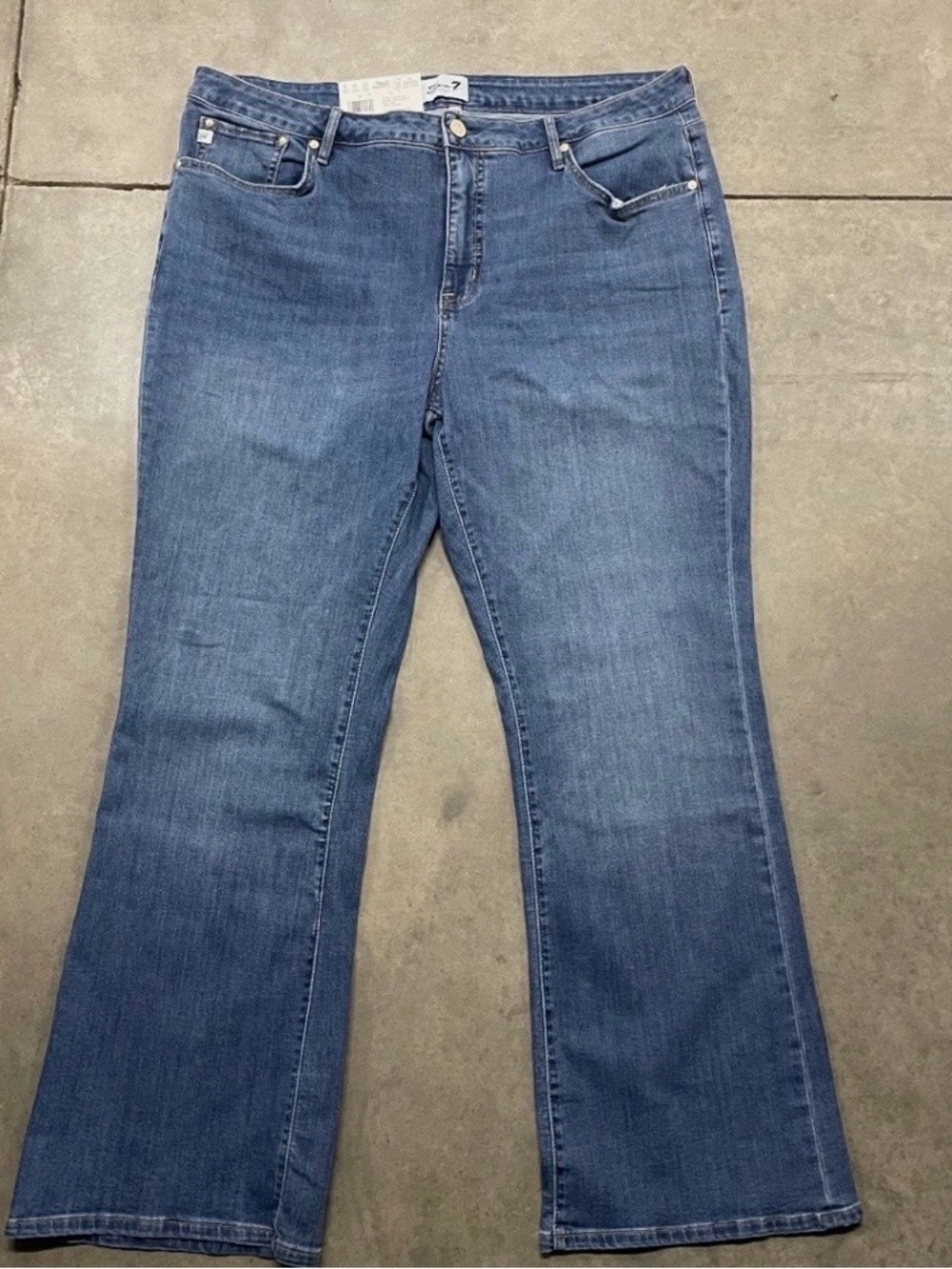Seven7 Women's Medium Blue Boot Cut Jeans, NWT, 18W